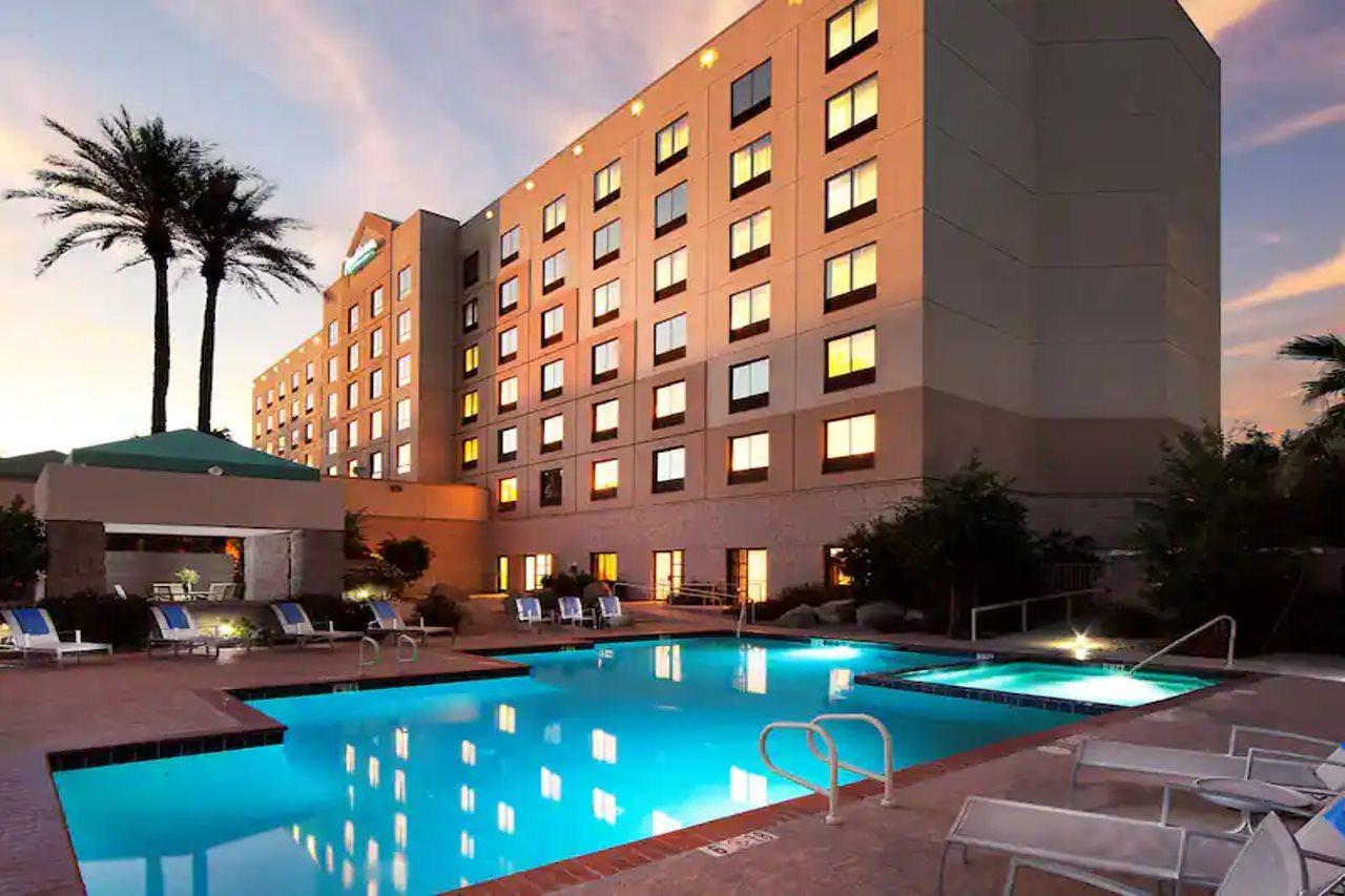 Radisson Airport Hotel 3*