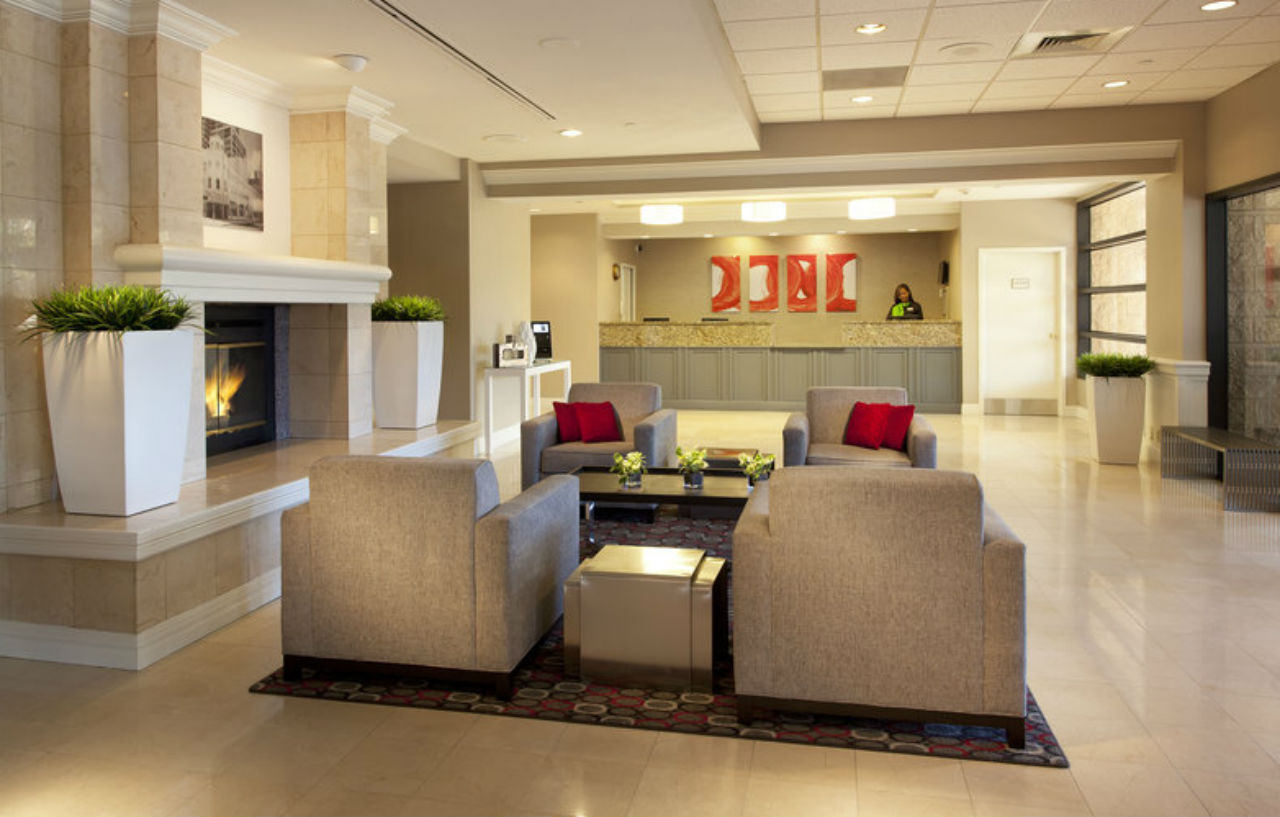 Hotel Radisson Airport 3*